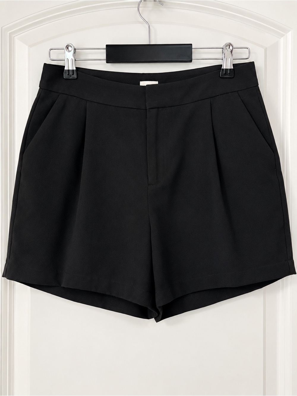 AND Black High Rise Pleated Tailored Shorts Women’s Size 6 Quiet Lux Dressy
